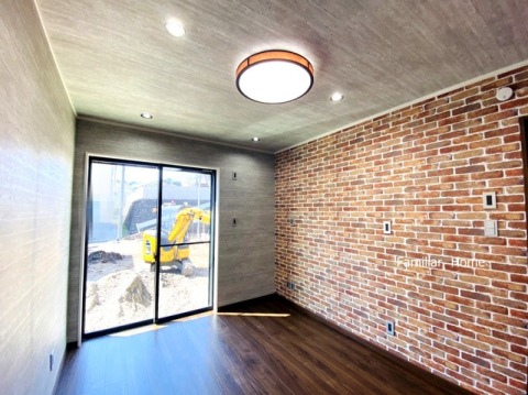 プライベートなお部屋では静かに時を過ごしたい。読書をして、物思いにふける・・光りに満たされた安らぎの空間を演出しています。